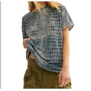 Free People Alligator Crocodile Print Short Sleeve Tee Gray